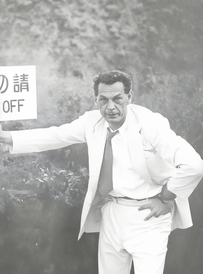 理查德·佐尔格饰Spion